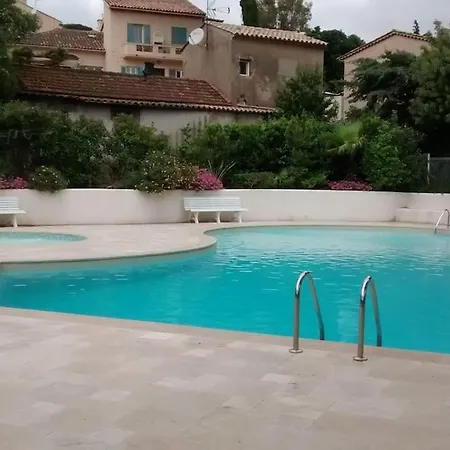 Apartment Rez-de-jardin Proche Et Centre